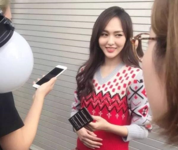 Nhiệt Ba, AngelaBaby và những mỹ nhân Cbiz là 'sát thủ ảnh chụp lén'