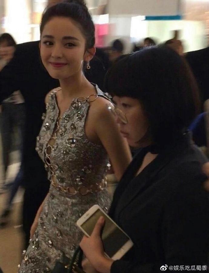 Nhiệt Ba, AngelaBaby và những mỹ nhân Cbiz là 'sát thủ ảnh chụp lén'