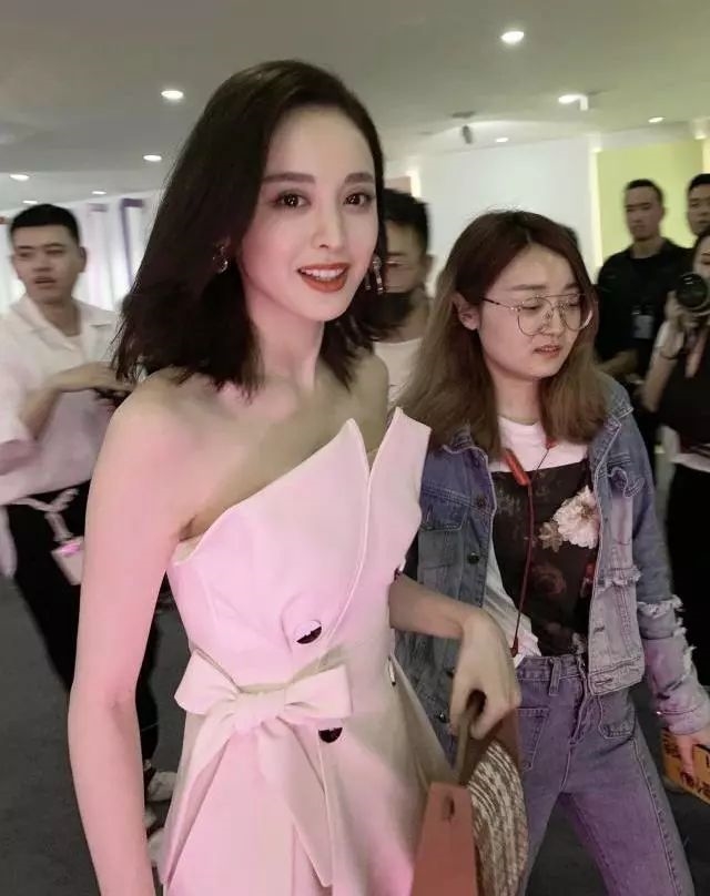 Nhiệt Ba, AngelaBaby và những mỹ nhân Cbiz là 'sát thủ ảnh chụp lén'