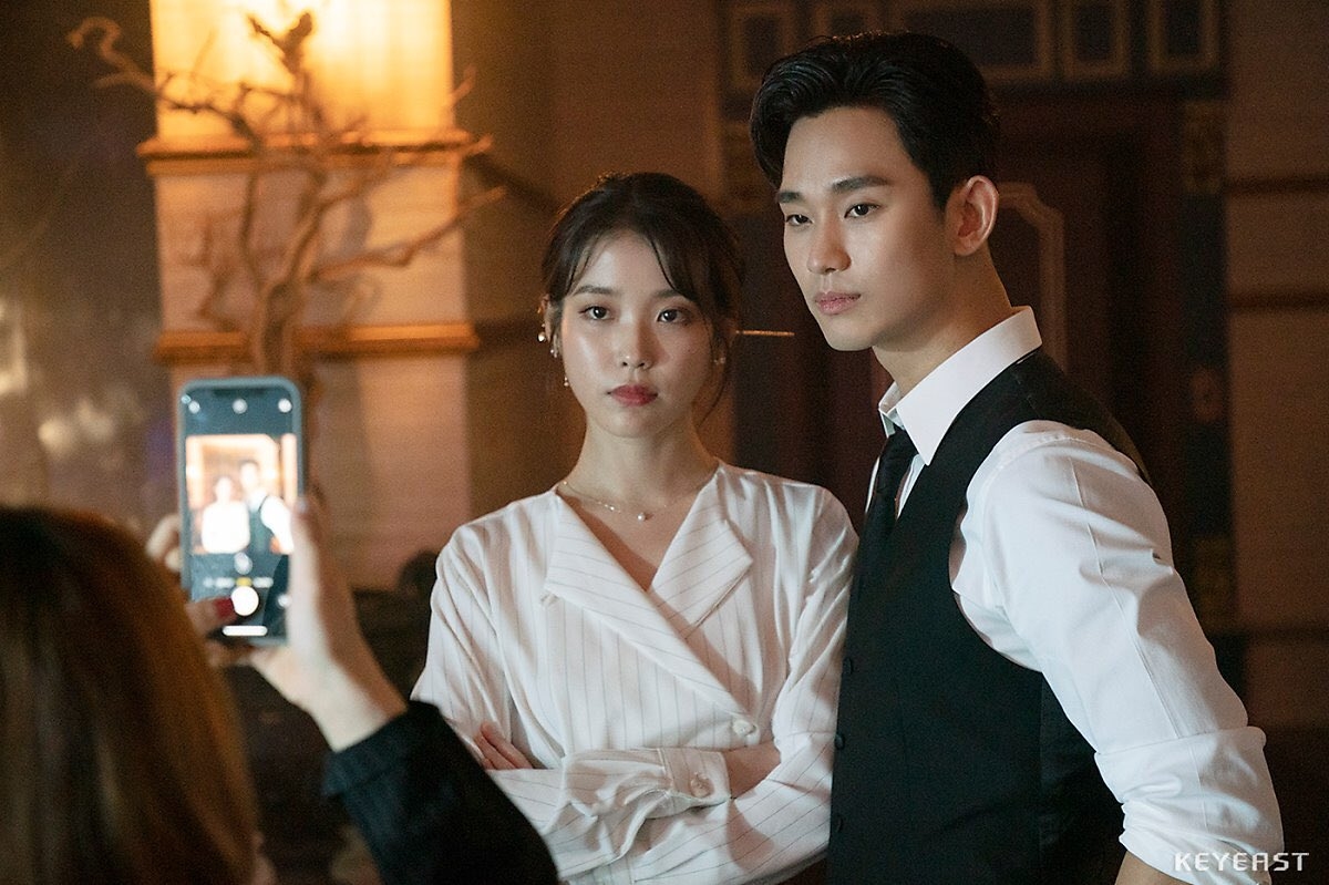 Kim Soo Hyun - IU và những đôi bạn thân khác giới đình đám