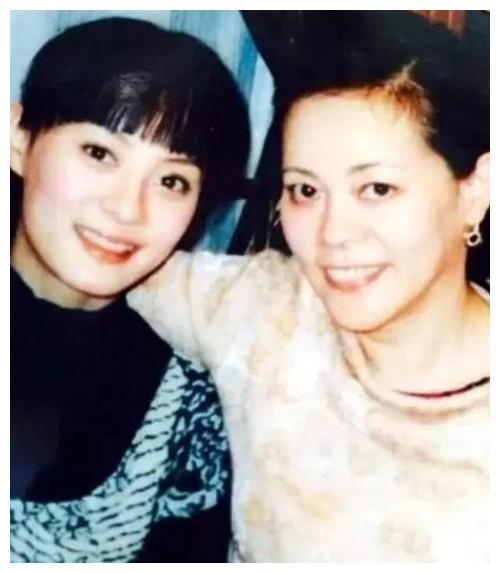 Tôn Lệ bao dung tha thứ và mua nhà cho bố dù từng bị bỏ rơi