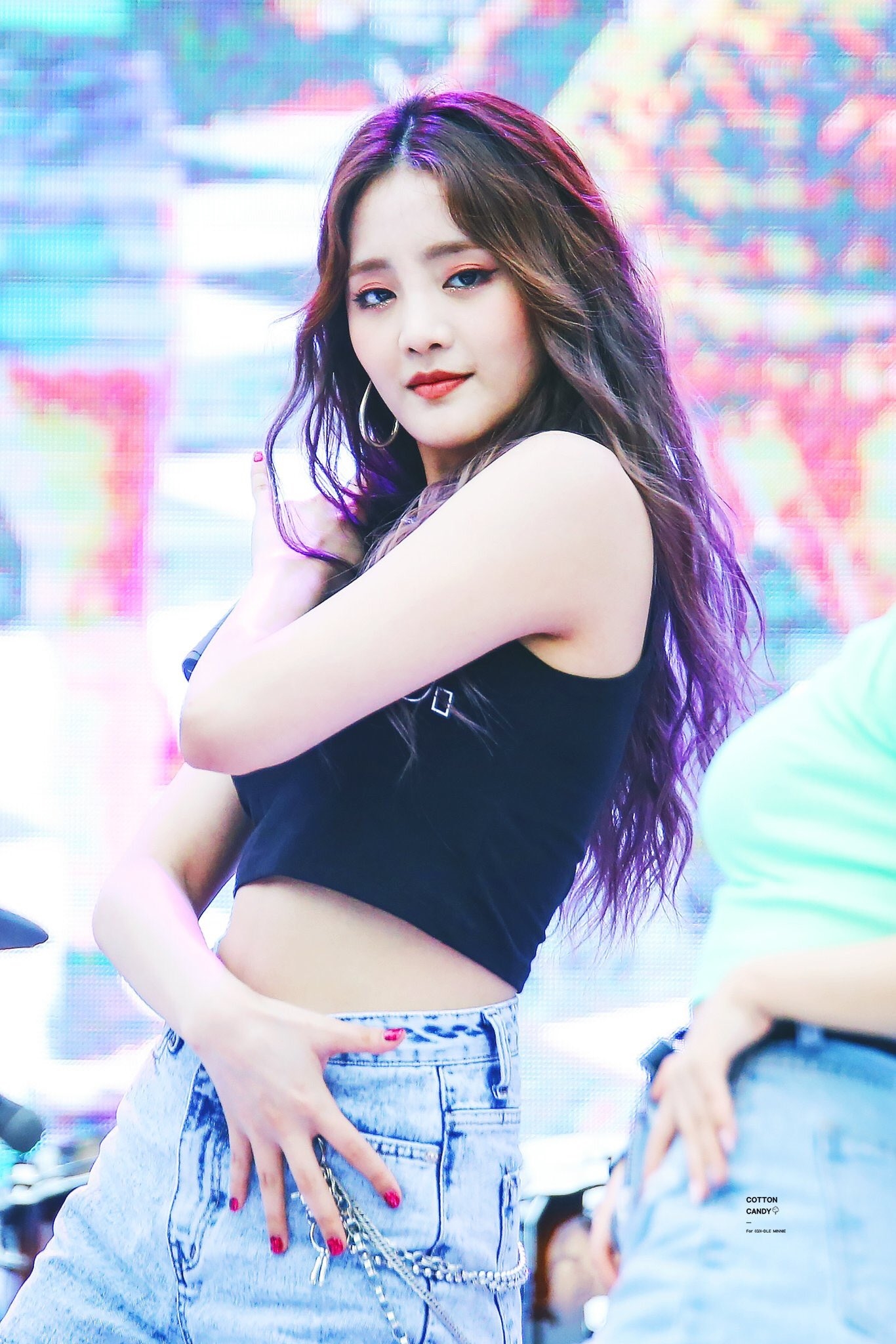 Gia thế ít người biết của những idol Kpop người Thái đình đám