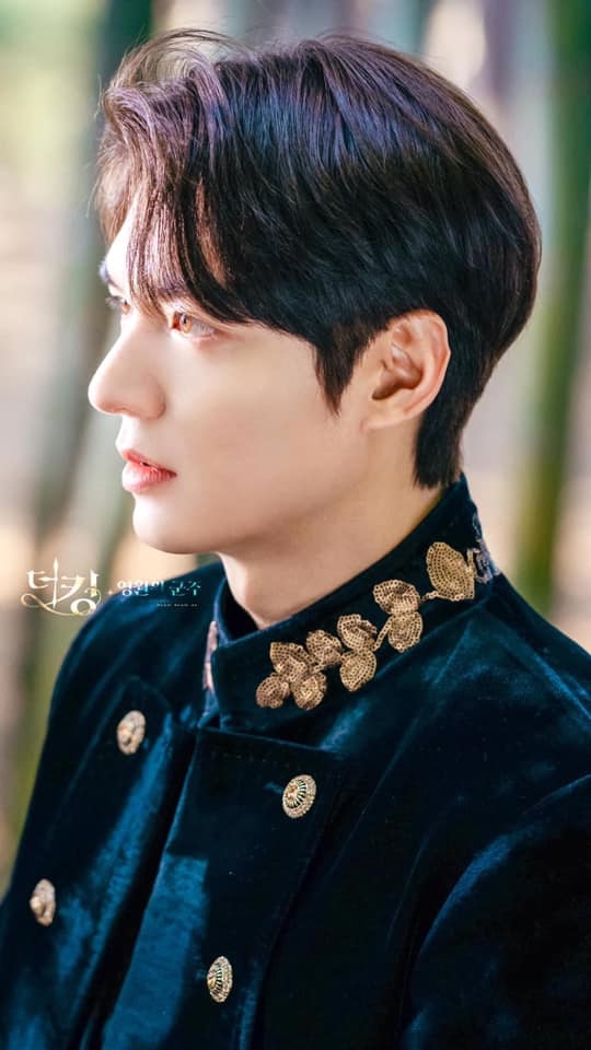 Lee Min Ho tung ảnh mới đẹp như tượng tạc trong 'Quân Vương Bất Diệt' 
