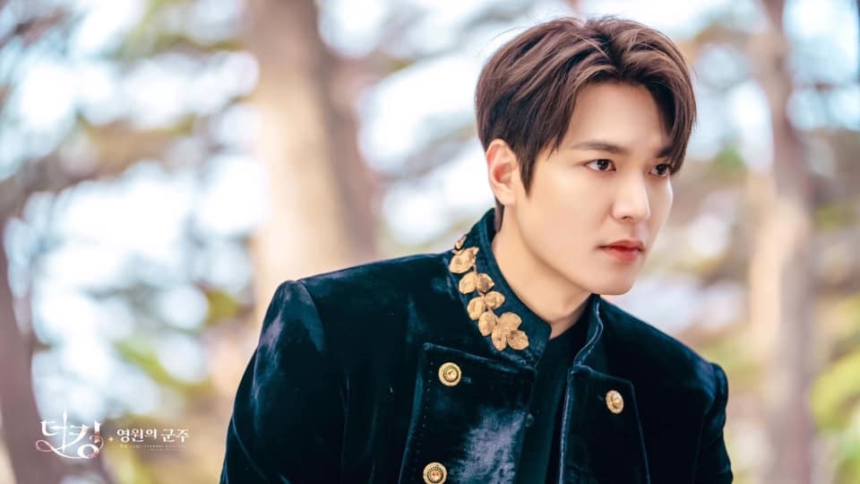 Lee Min Ho tung ảnh mới đẹp như tượng tạc trong 'Quân Vương Bất Diệt'