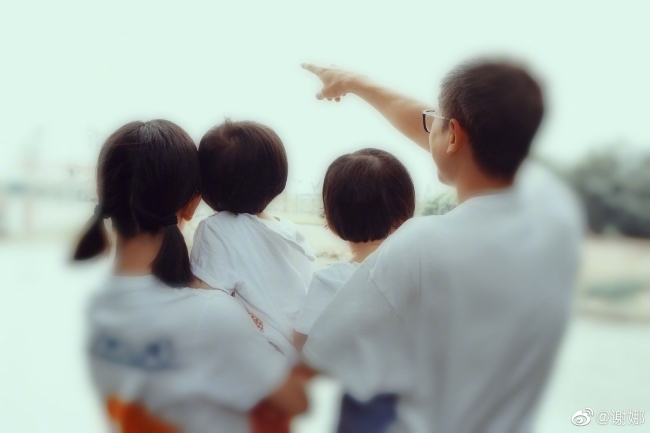 Cá Heo Nhỏ, Bọt Biển Nhỏ và nhóc tì nhà sao Hoa ngữ gây tò mò nhất