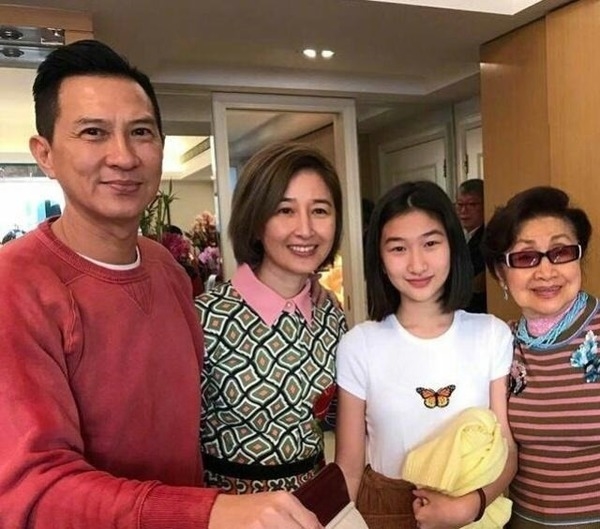 Trịnh Gia Dĩnh, Tạ Thiên Hoa và dàn diễn viên U60 TVB vẫn đẹp mặn mà
