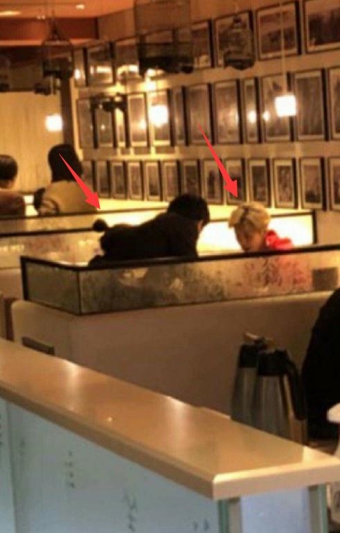 Luhan và Quan Hiểu Đồng liên tục thể hiện tình cảm khiến fan dậy sóng