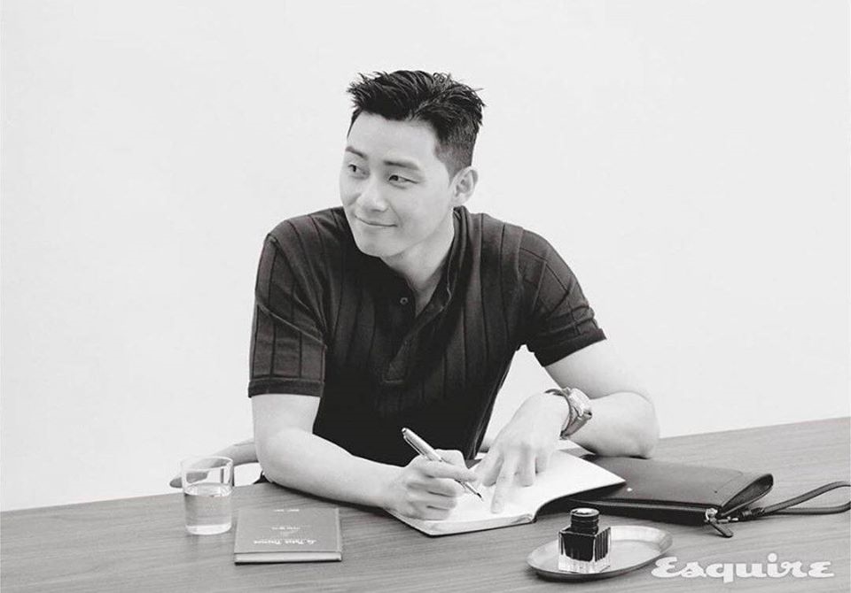Park Seo Joon đẹp trai, nam tính với mái tóc ngắn trong bộ ảnh tạp chí
