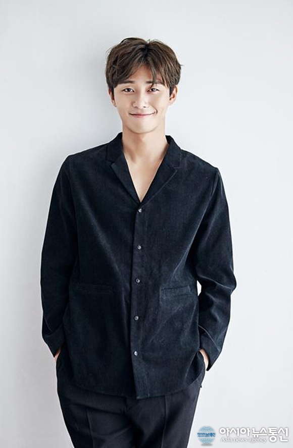 Lee Hyun Woo tham gia vào movie mới của Park Seo Joon - IU