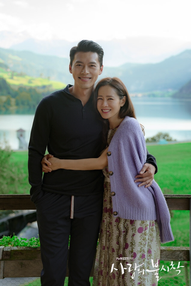 Hyun Bin - Son Ye Jin và những cặp đôi phim Hàn bị đồn yêu nhau