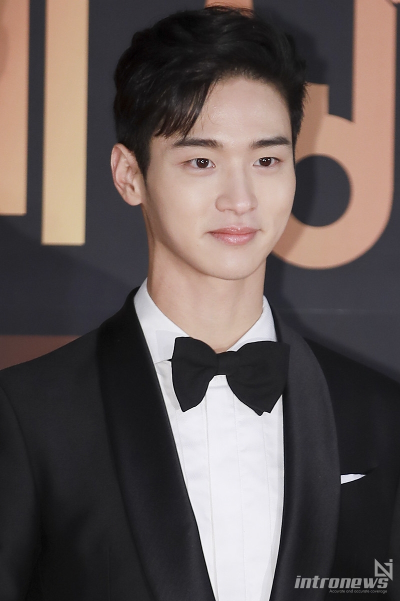 Park Seo Joon và 5 mỹ nam Hàn chọn đi nghĩa vụ quân sự sớm