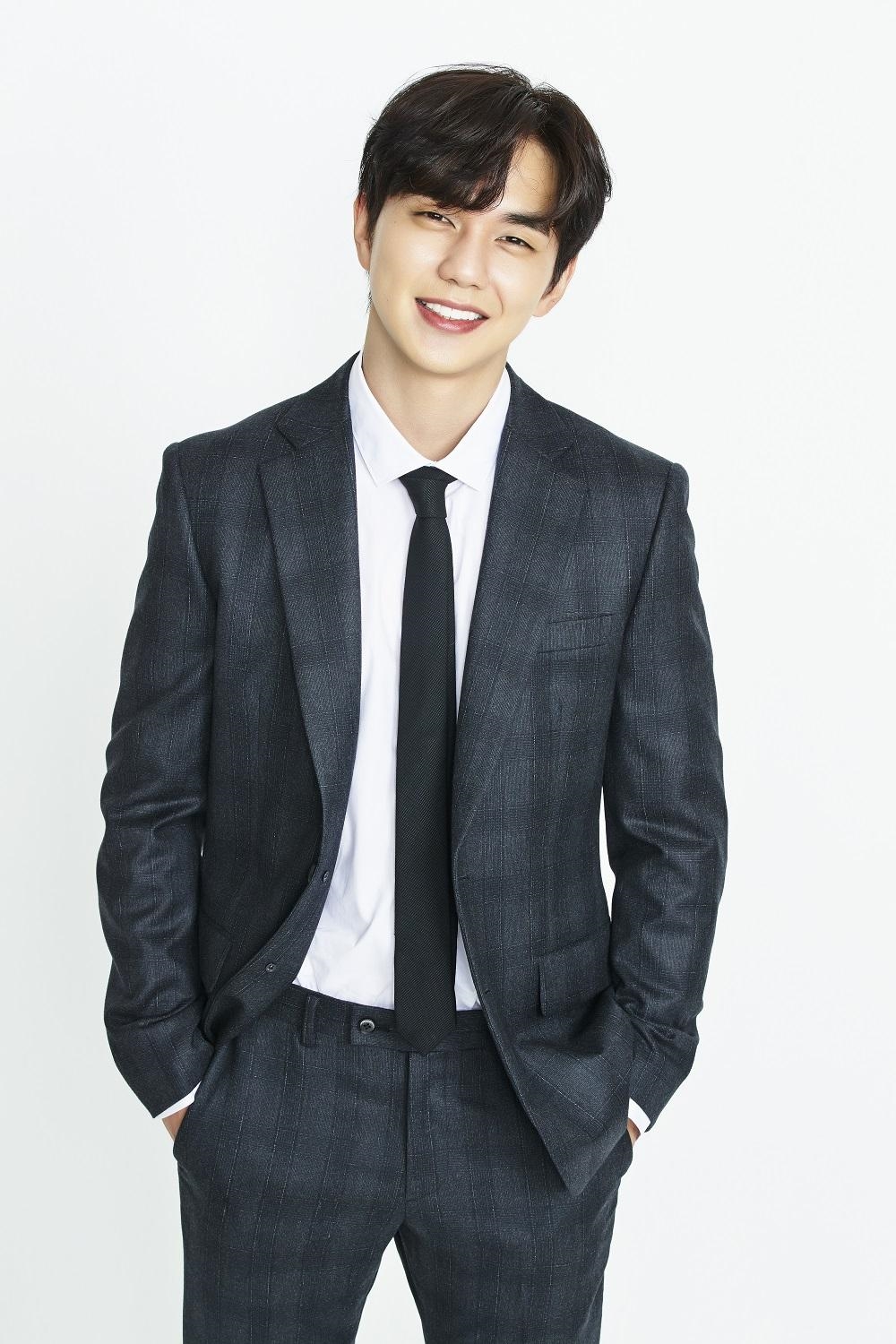 Park Seo Joon và 5 mỹ nam Hàn chọn đi nghĩa vụ quân sự sớm