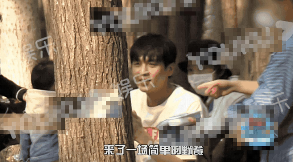 Trương Nhược Quân đưa Đường Nghệ Hân đi chơi trước khi sinh