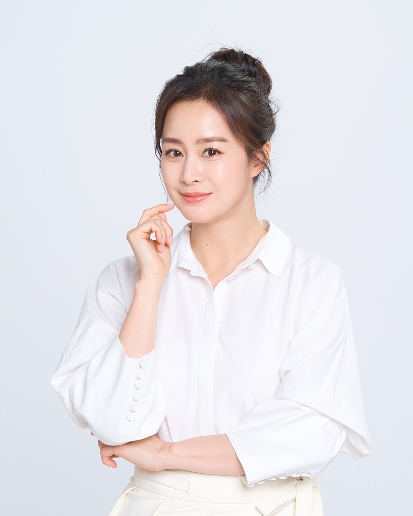 Kim Tae Hee chia sẻ phản ứng của Bi Rain khi xem phim mình đóng