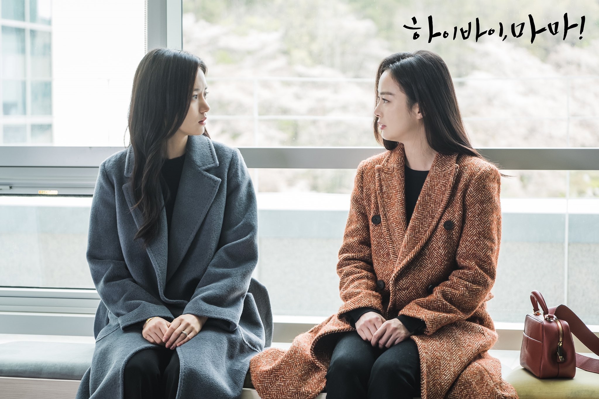 Kim Tae Hee chia sẻ phản ứng của Bi Rain khi xem phim mình đóng
