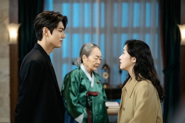 Lee Min Ho - Kim Go Eun sẽ sớm tiến triển trong 'Quân vương bất diệt'