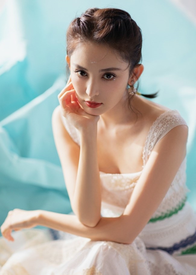 Dương Mịch, Triệu Lệ Dĩnh và sao nữ Cbiz có tấm lưng trần hút hồn nhất