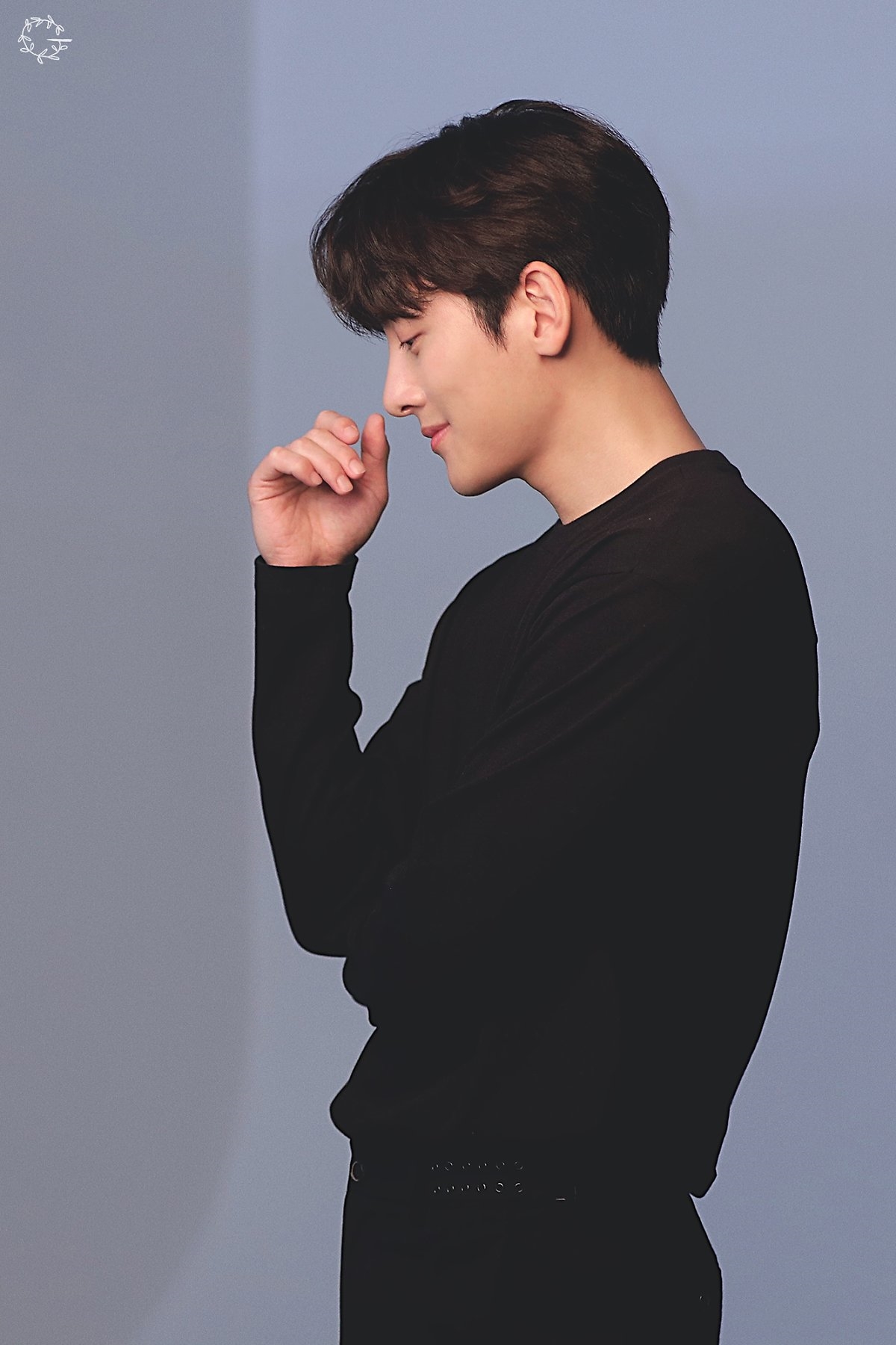 Ji Chang Wook điển trai, ấm áp trong bộ ảnh mới chụp dự án từ thiện