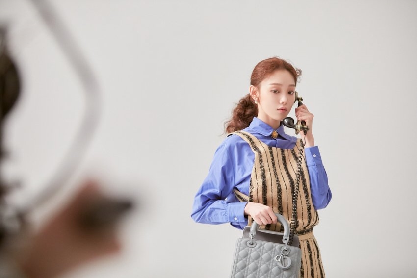 Lee Sung Kyung đẹp cá tính trong bộ ảnh hậu trường tạp chí mới