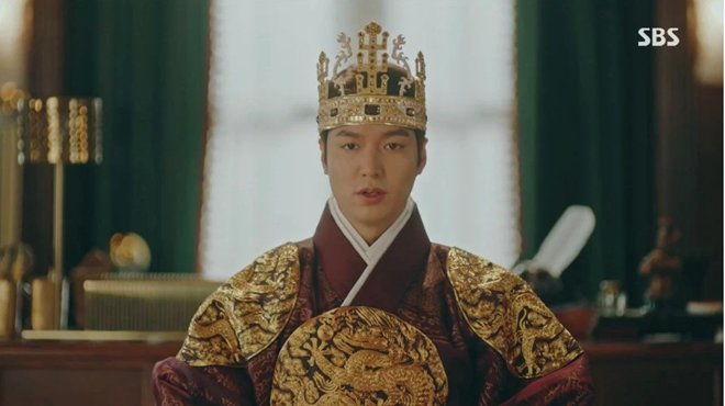 Lee Min Ho bị dìm nhan sắc vì tạo hình sai trong 'Quân vương bất diệt'