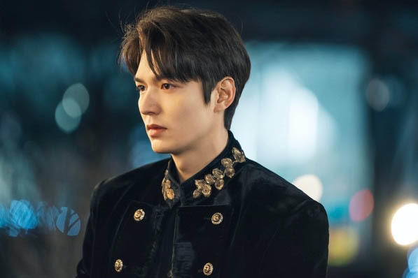 Lee Min Ho bị dìm nhan sắc vì tạo hình sai trong 'Quân vương bất diệt'