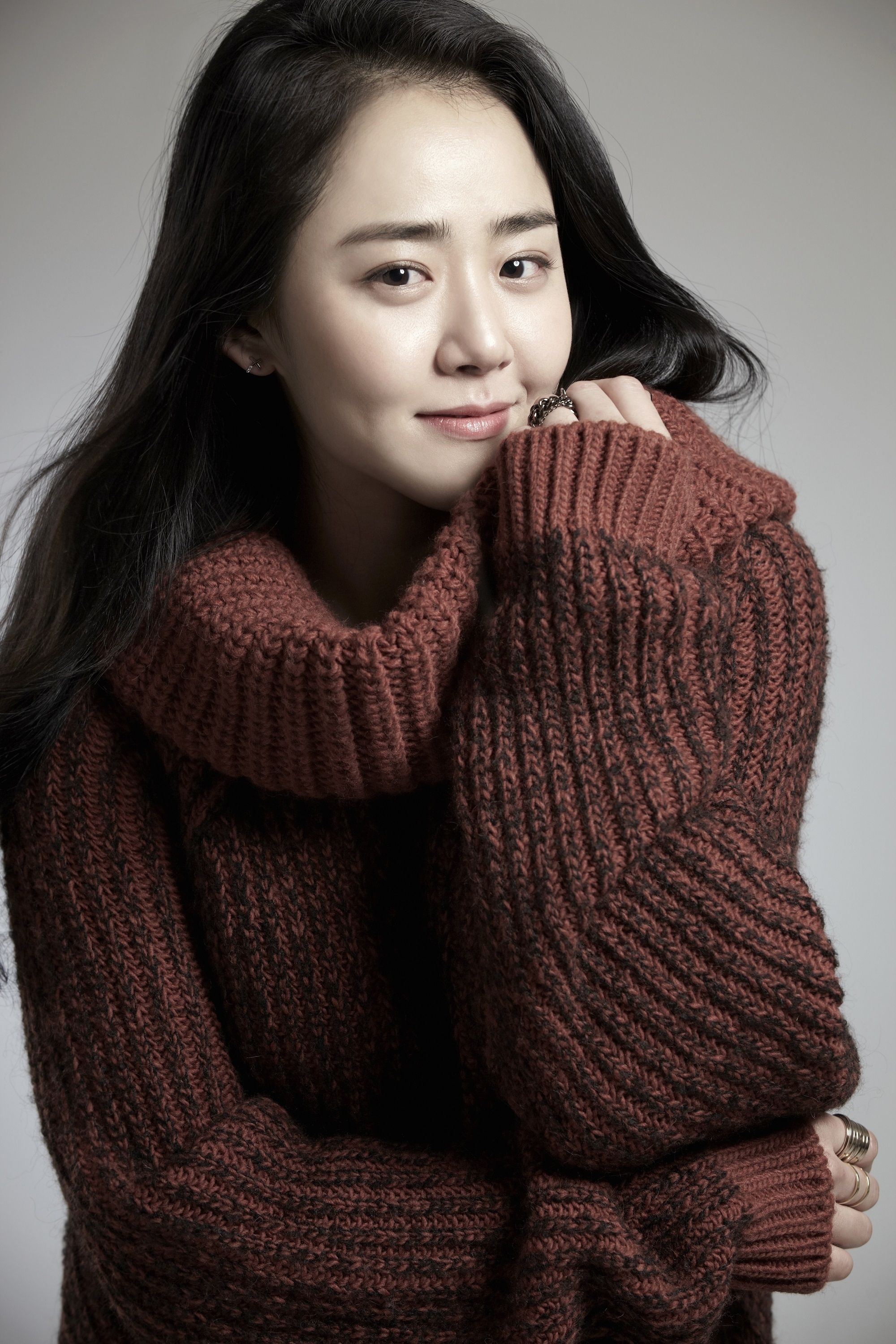 'Em gái quốc dân' Moon Geun Young tạm gác sự nghiệp đi làm từ thiện