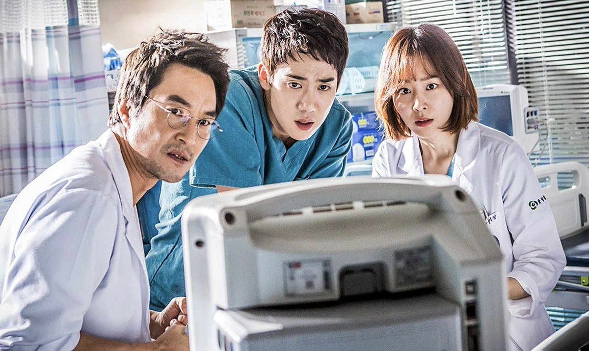 Hậu Duệ Mặt Trời, Goblin và các drama Hàn đình đám năm 2016