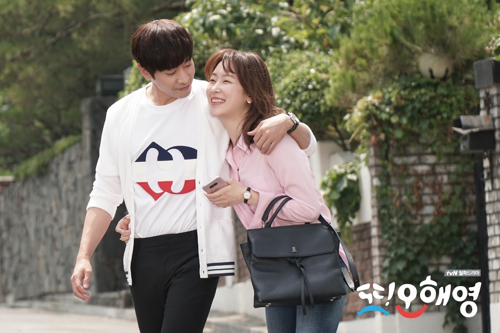 Hậu Duệ Mặt Trời, Goblin và các drama Hàn đình đám năm 2016
