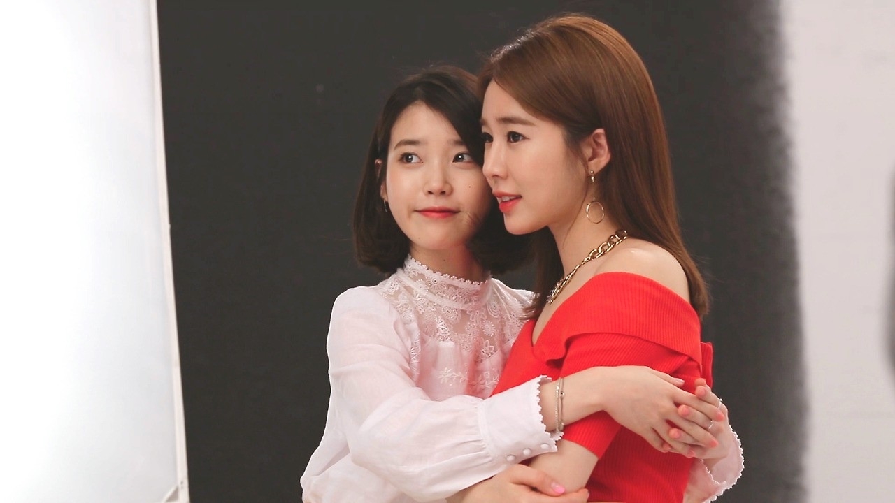 Ha Ji Won - V và những cặp bạn thân Kbiz hơn nhau nhiều tuổi