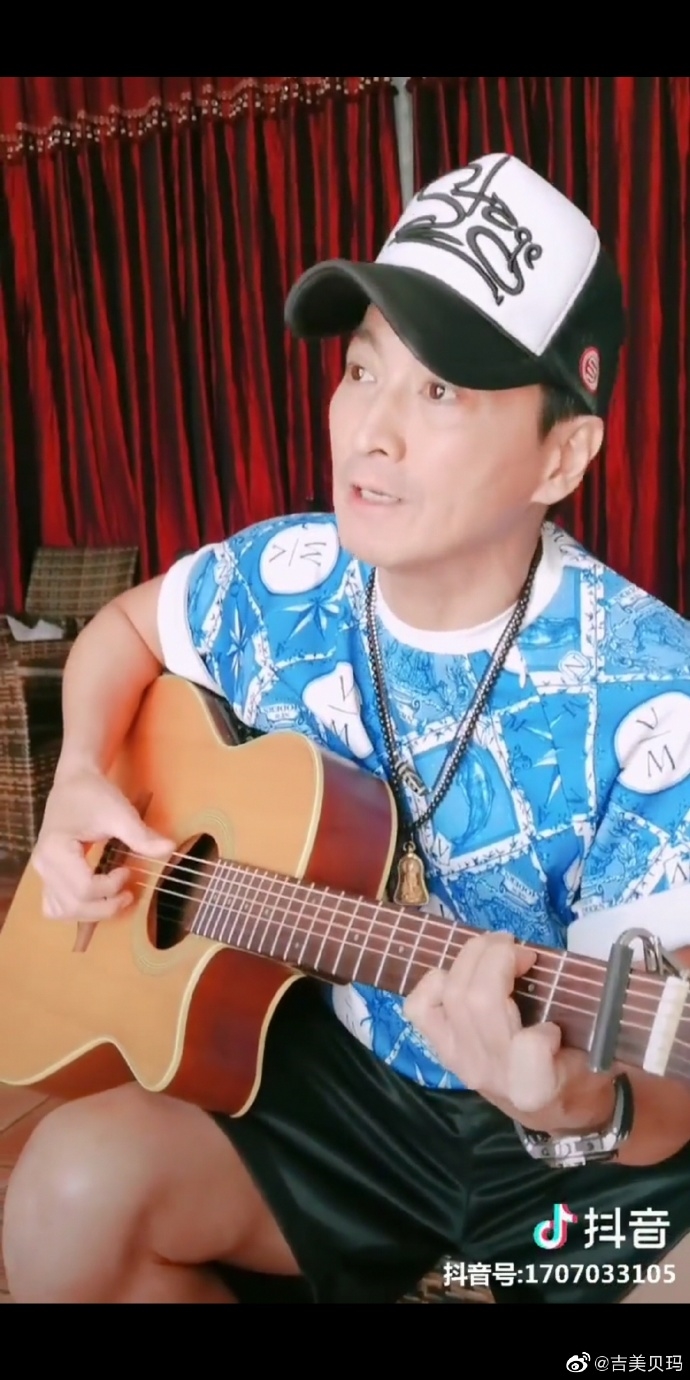 'Triển Chiêu' Hà Gia Kính: Cô độc lẻ bóng ở tuổi U70 vì một lời hứa