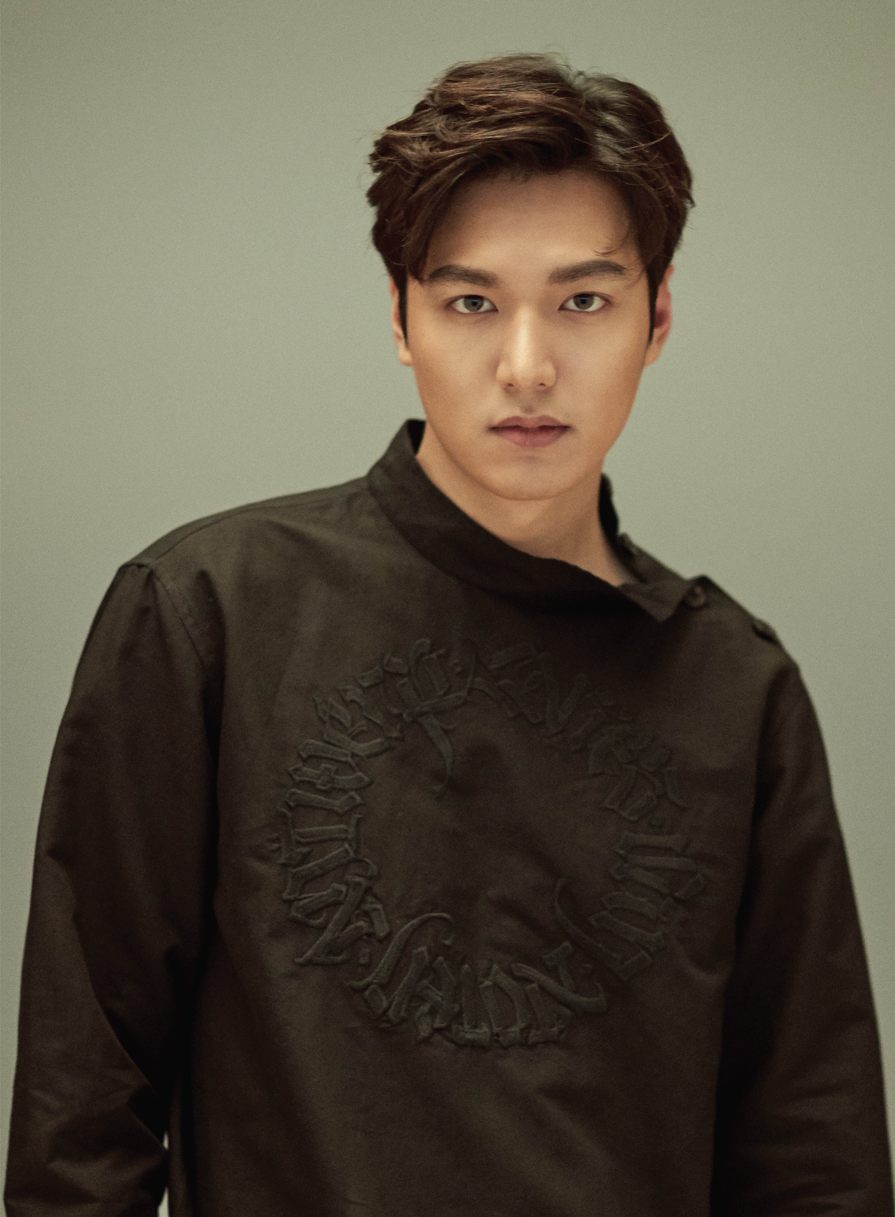 Lee Min Ho gửi lời cảm ơn fan luôn ủng hộ nhân kỷ niệm 14 năm ra mắt