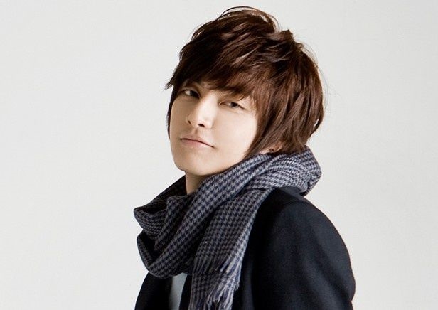 Lee Min Ho góp mặt nổi bật trong đĩa đơn hit 'Boys Over Flowers' của F4.
