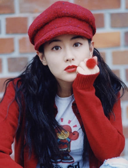 Lee Young Ae bỗng gây “sốt” vì ảnh cũ thời đôi mươi quá thần thái