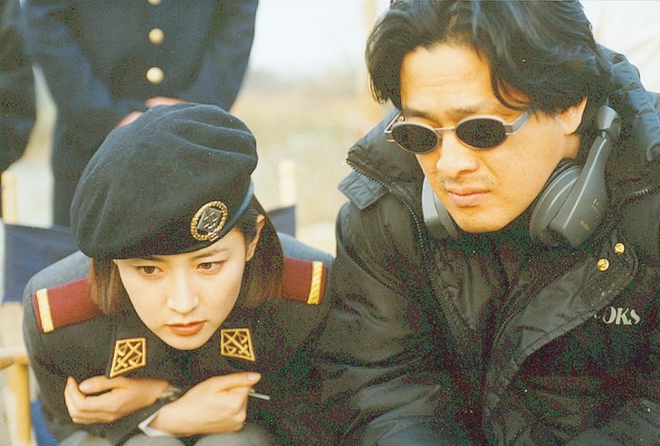 Lee Young Ae bỗng gây “sốt” vì ảnh cũ thời đôi mươi quá thần thái