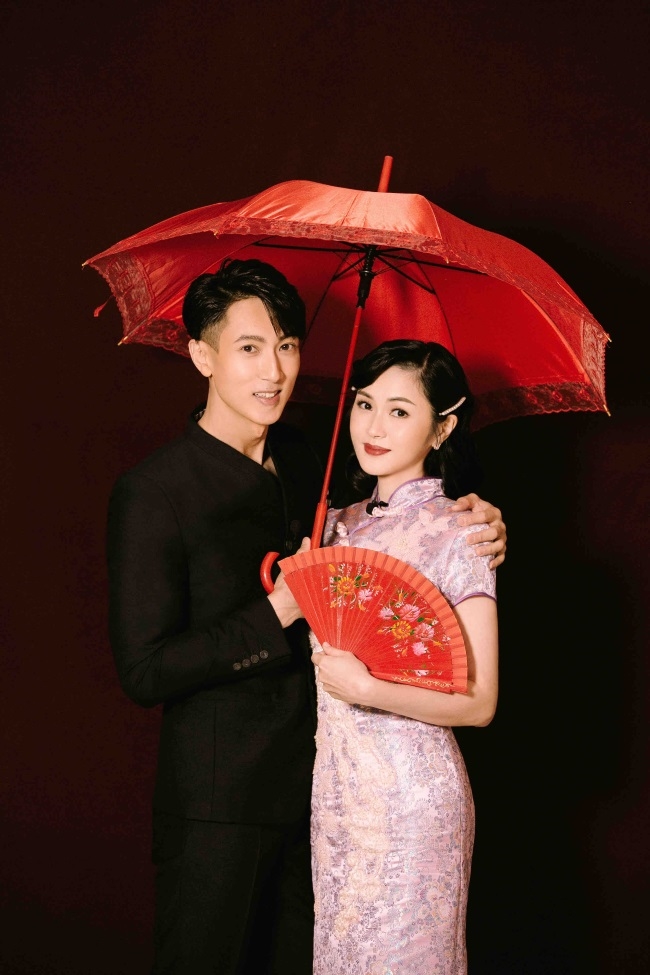 Ngô Tôn và bà xã được hé lộ bộ ảnh cưới đầu tiên sau 15 năm