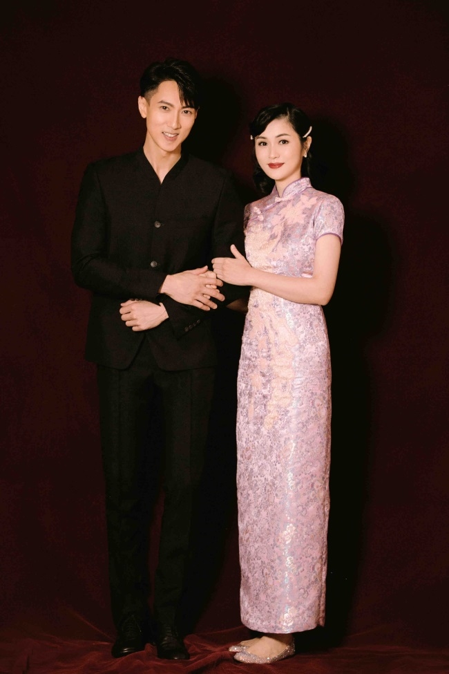 Ngô Tôn và bà xã được hé lộ bộ ảnh cưới đầu tiên sau 15 năm