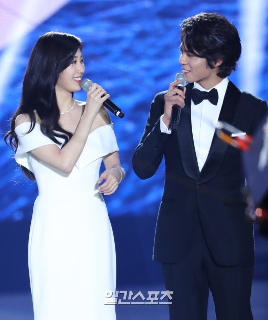 Suzy - Park Bo Gum lần thứ 3 cùng làm MC cho lễ trao giải Baeksang