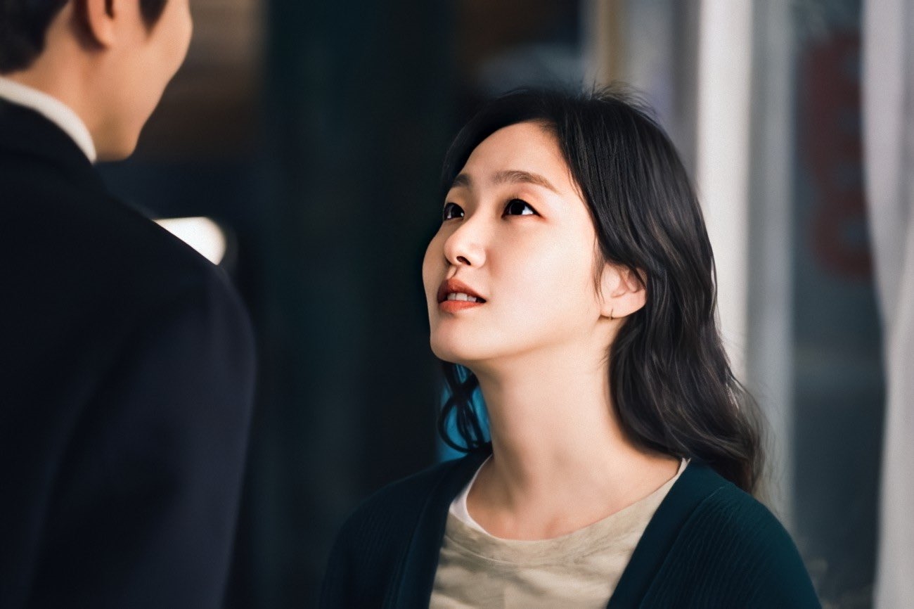 'Quân vương bất diệt' tung ảnh hôn của cặp đôi chính làm fan xôn xao