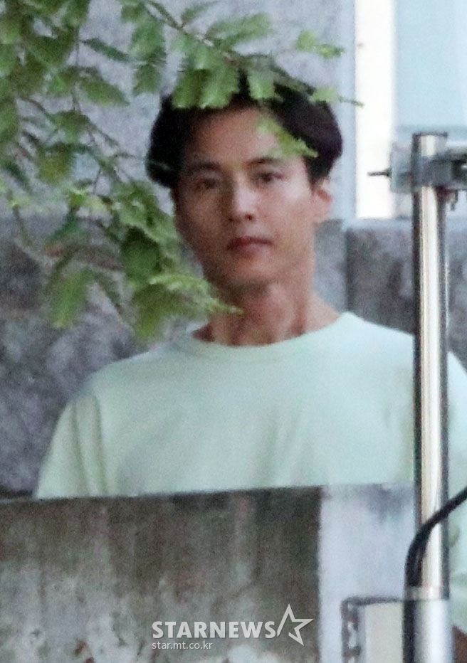 Won Bin lộ ảnh quảng cáo trên phố, trẻ trung phong độ chẳng khác xưa