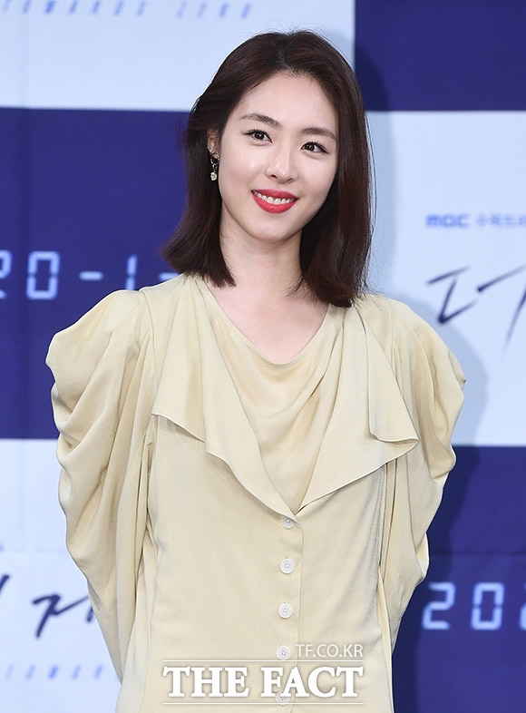 Lee Yeon Hee bất ngờ thông báo kết hôn trong tháng sau
