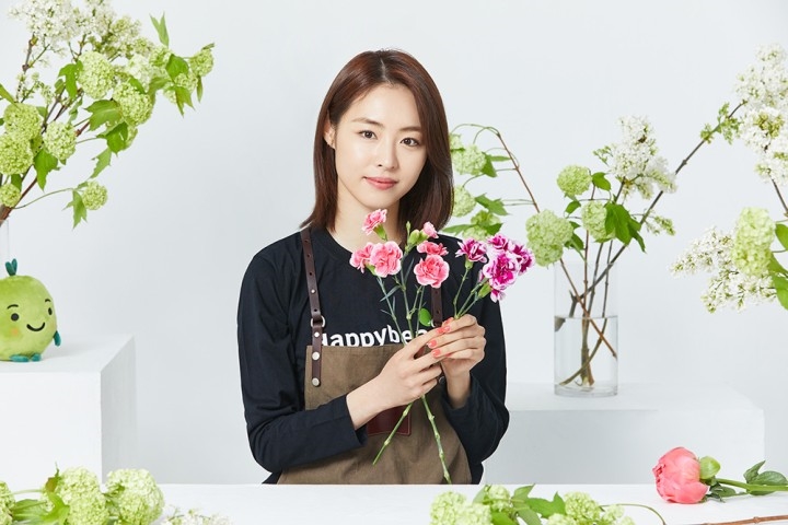 Lee Yeon Hee bất ngờ thông báo kết hôn trong tháng sau