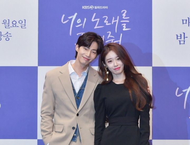 Jiyeon - Song Jae Rim dính tin đồn hẹn hò làm các fan bất ngờ