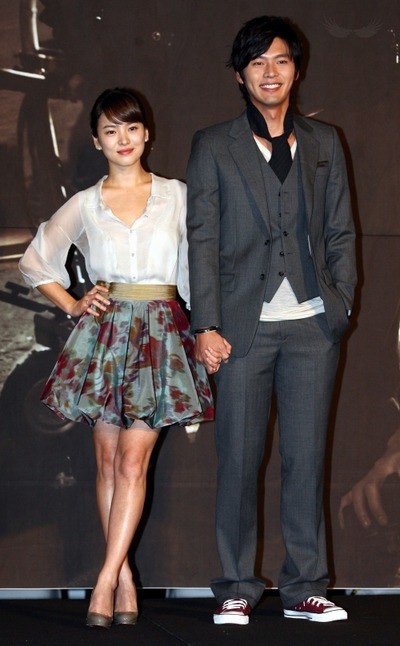 Song Hye Kyo bị yêu cầu tránh xa Hyun Bin sau những bằng chứng tái hợp