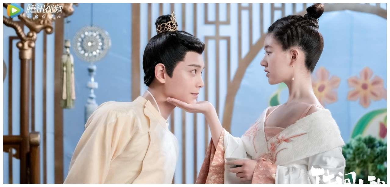 Triệu Lộ Tư - nàng tiểu thư phim xuyên không gây bão với dự án mới