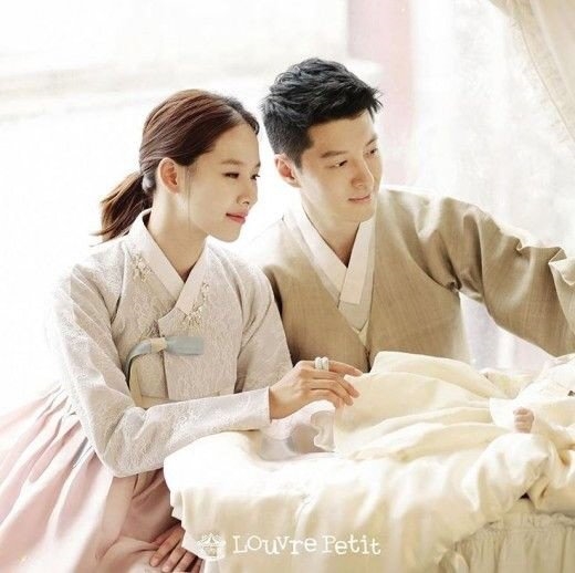 Lee Dong Gun - Jo Yoon Hee chính thức ly hôn sau 3 năm chung sống