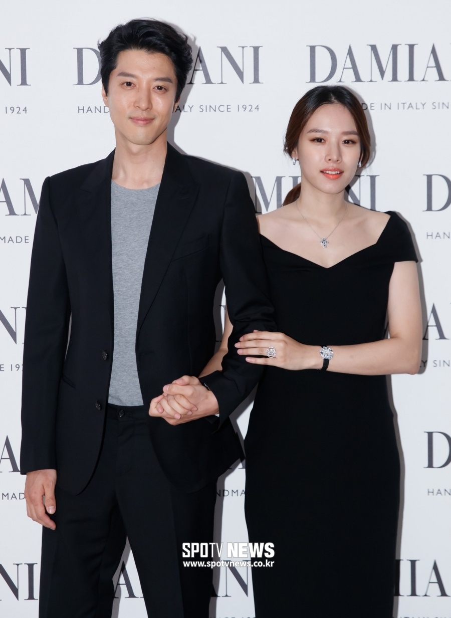 Lee Dong Gun - Jo Yoon Hee chính thức ly hôn sau 3 năm chung sống