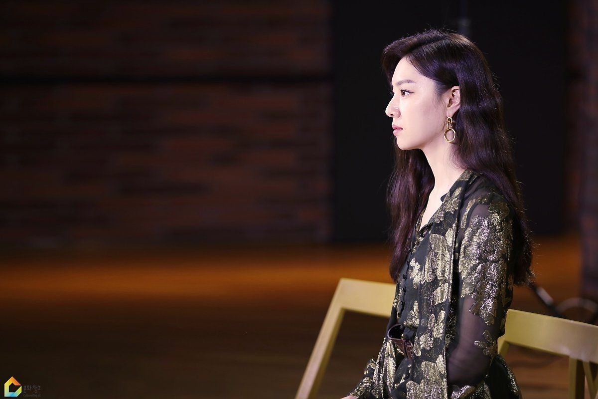 Seo Ji Hye nữ tính, dịu dàng trong họp báo phim mới với vai nữ chính