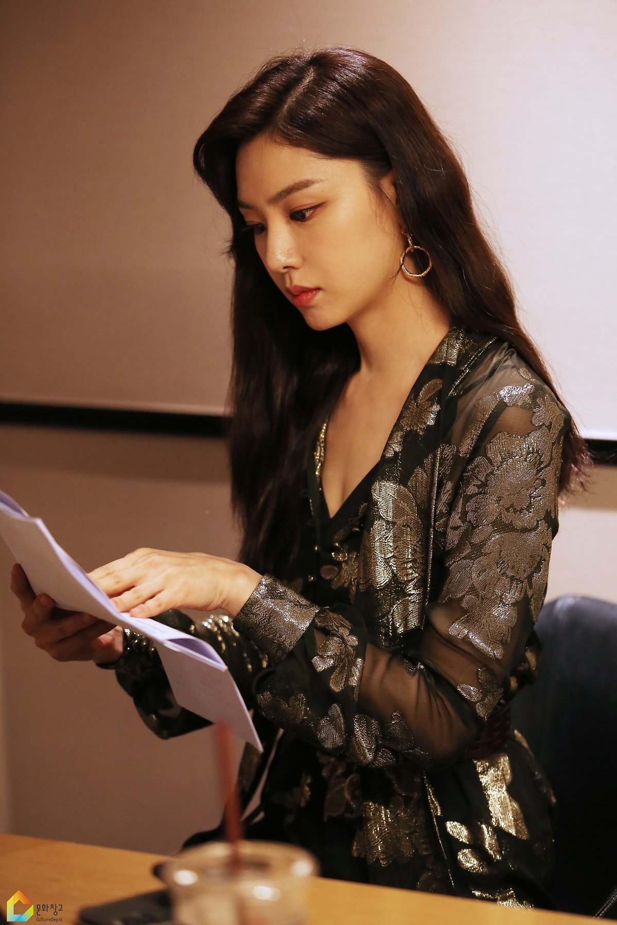 Seo Ji Hye nữ tính, dịu dàng trong họp báo phim mới với vai nữ chính