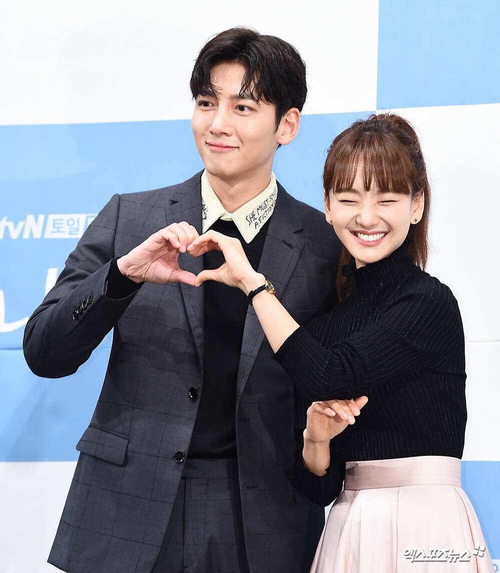 Lee Min Ho - Kim Go Eun và những cặp đôi phim Hàn yêu đương nhạt nhẽo