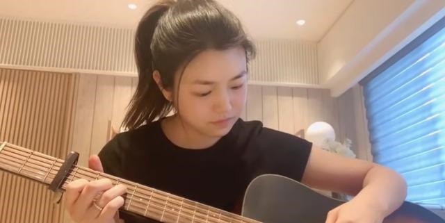 Trần Hiểu mừng sinh nhật vợ từ xa, Trần Nghiên Hy khoe eo săn chắc